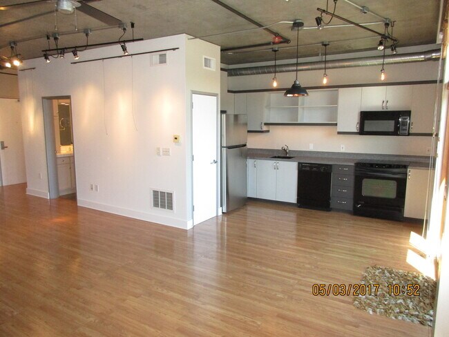 Building Photo - 411 NW Flanders St