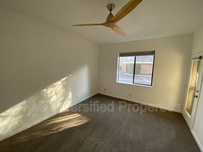 Building Photo - 1465 E Peckham Ln