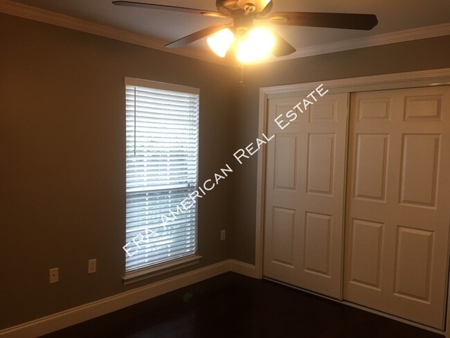 Building Photo - 53 Hillcrest Dr