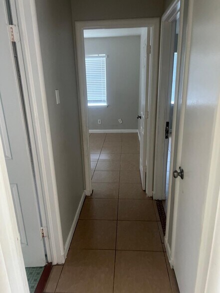 Building Photo - 2507 W Twelfth St