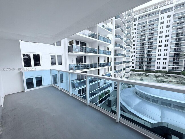 Building Photo - 2301 Collins Ave