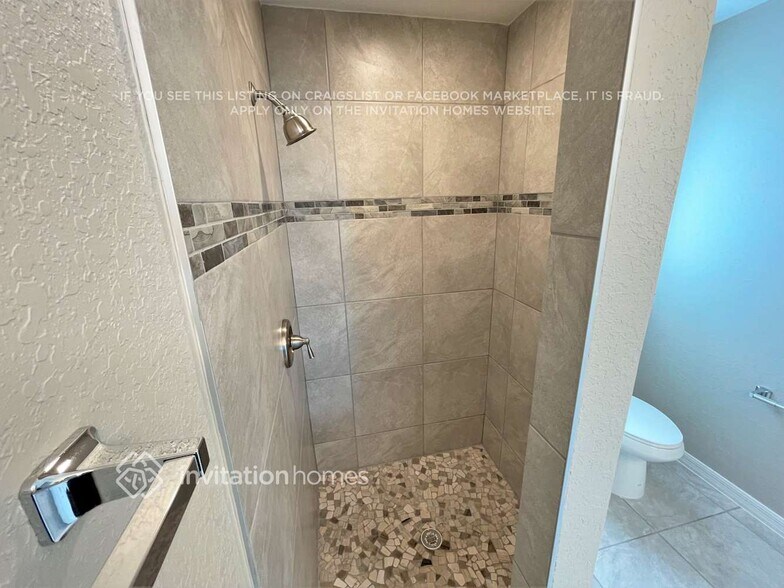 Building Photo - 7049 David Blvd