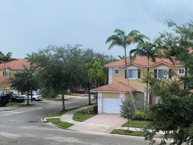 Primary Photo - 570 Princess Dr