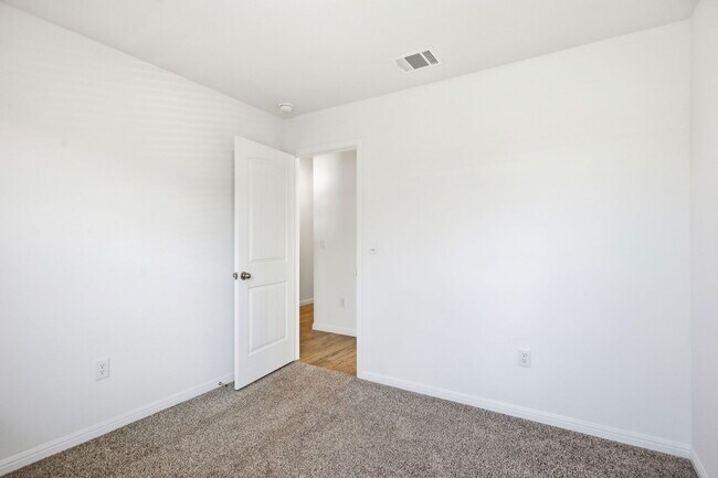 Building Photo - 1904 Marlin Spike Dr