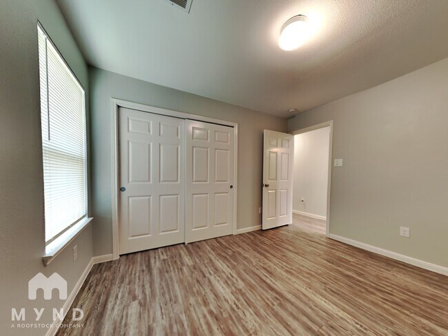 Building Photo - 16689 E Hammon