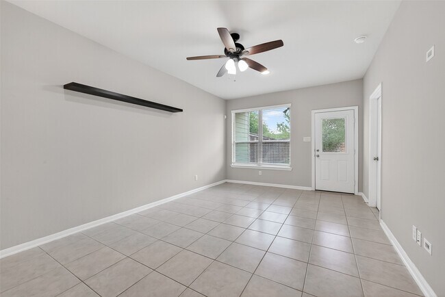 Building Photo - 16226 Rattlesnake Run Trl