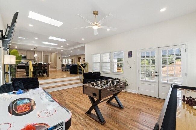 Building Photo - Fully Furnished: Beautiful 4-Bedroom Home ...
