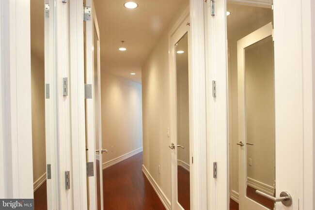 Building Photo - 1414 S Penn Square