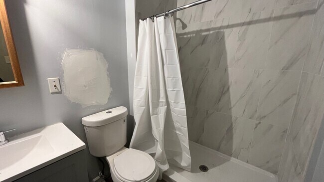 Building Photo - 212 Ophelia St