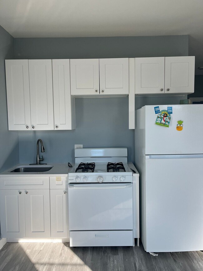 Building Photo - 170 Fulton Ave