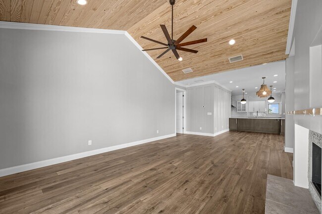 Building Photo - 3505 Harbor Dr