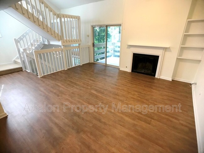 Building Photo - 1104 Riverview Dr