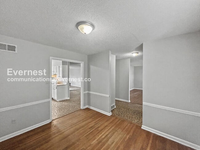 Building Photo - 3199 Gina Dr