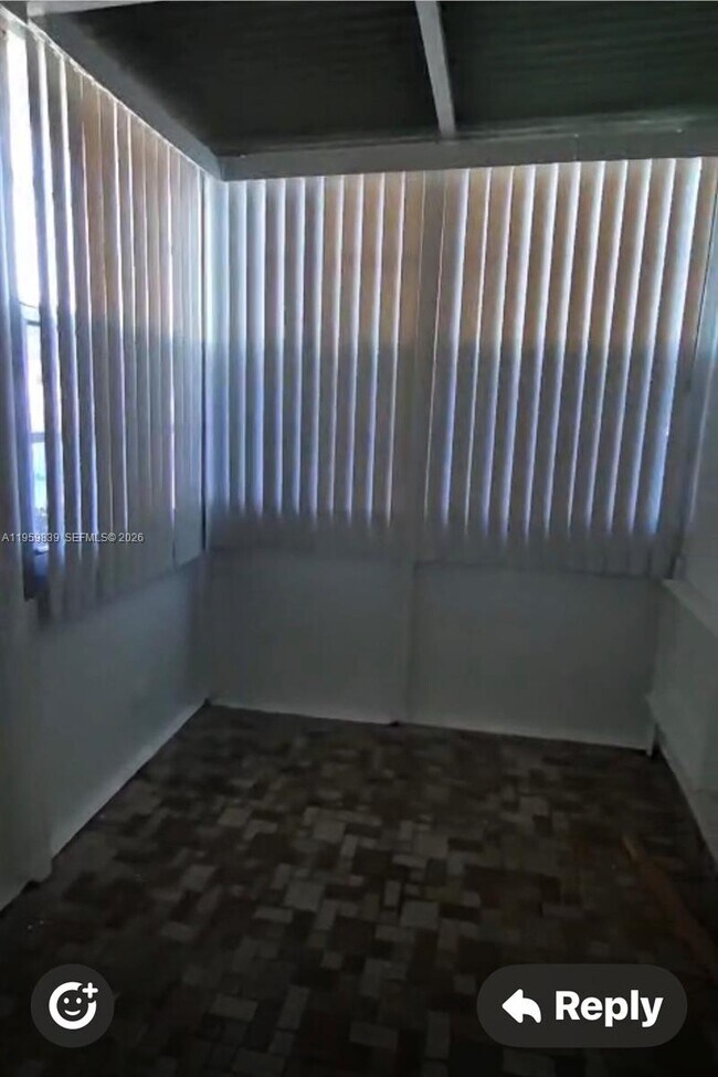 Building Photo - 285 NE 191st St