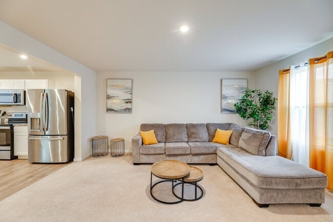 Building Photo - 6262 Pebblebrook Dr