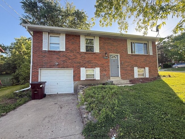 Building Photo - 3610 Concord Dr