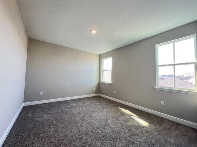 Building Photo - 10552 Pearson Ave