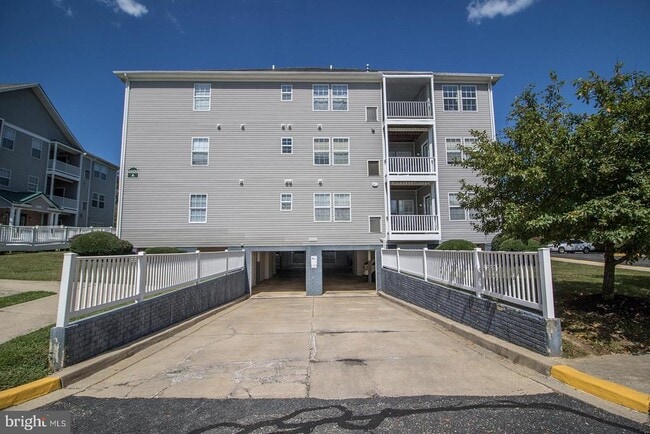 Building Photo - 45522 Westmeath Way