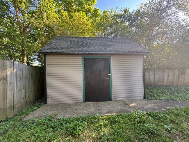 Building Photo - Single Family Home in Clarksville