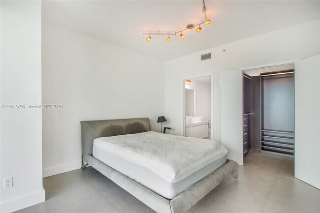 Building Photo - 888 Biscayne Blvd