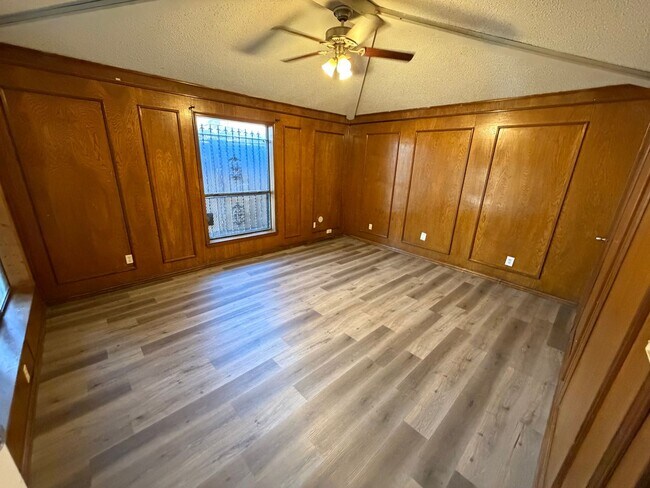 Building Photo - Location....Location....Location....