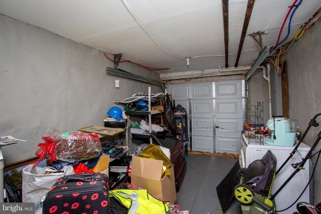 Building Photo - 6228 Erdrick St