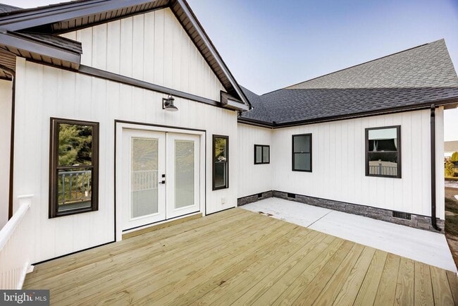 Building Photo - 5692 King Stuart Dr