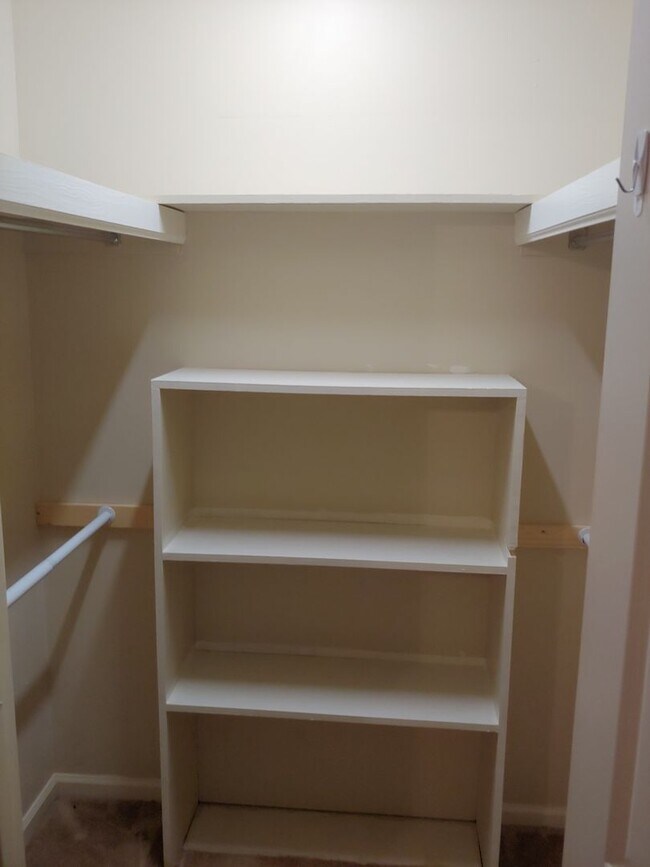 Building Photo - 4001 Hanover Ct