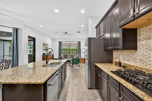 Building Photo - 8971 Edgewater Bend