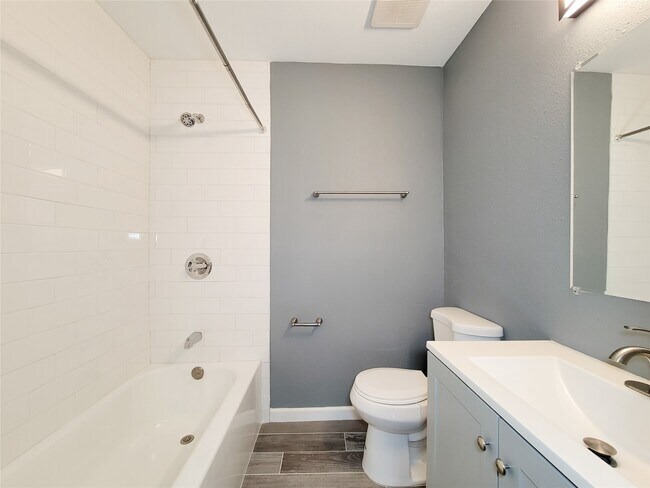 Building Photo - 6327 Mardale Dr
