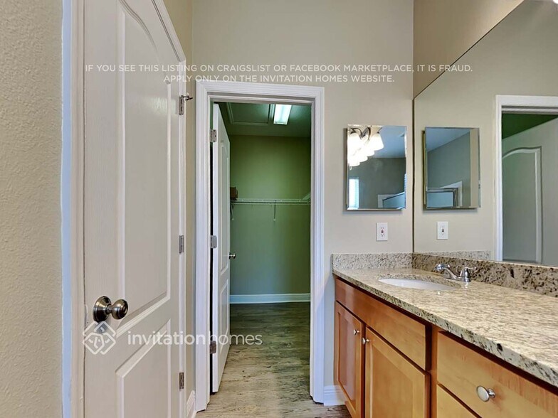 Building Photo - 411 Thicket Crest Rd