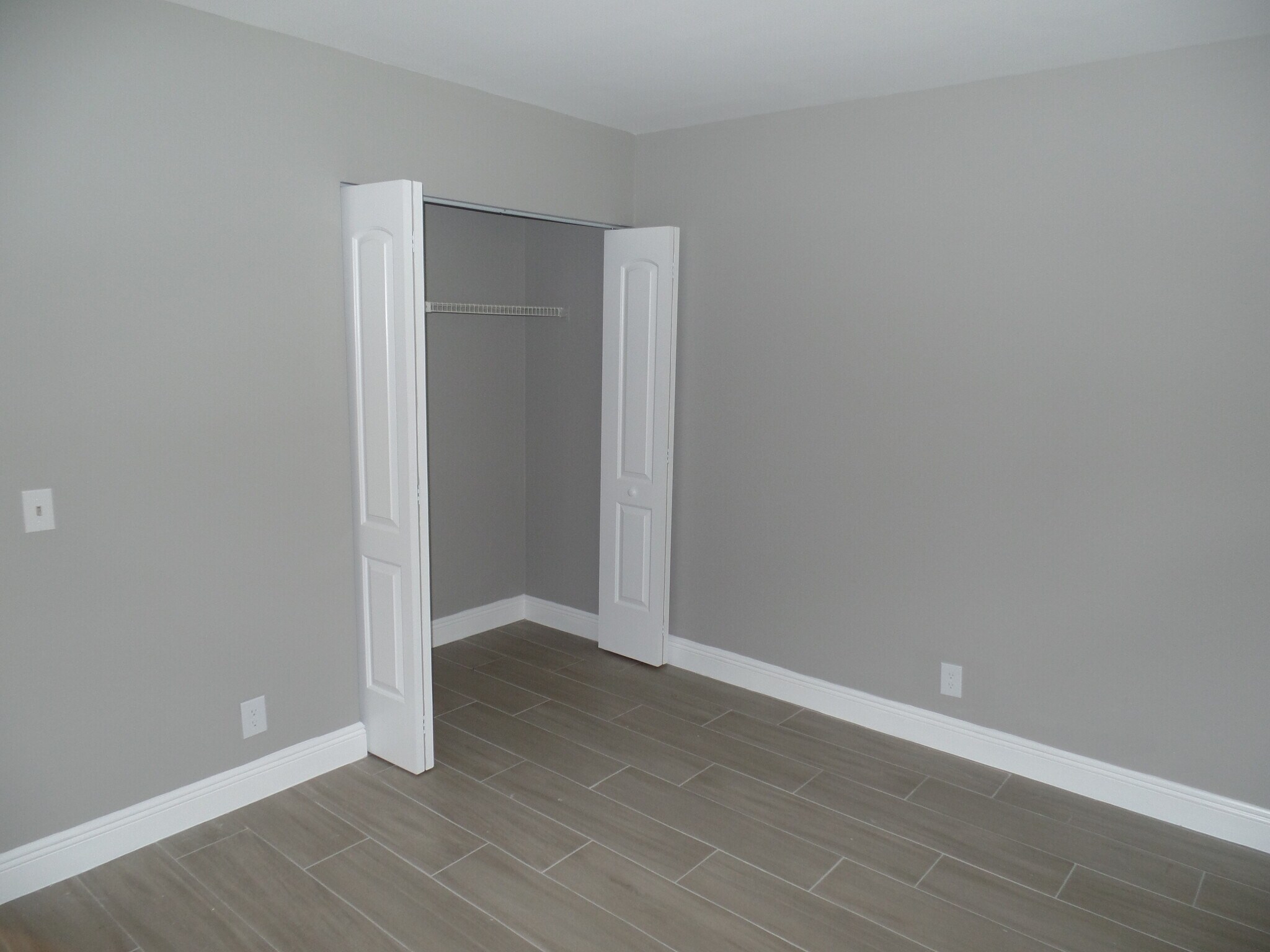 Building Photo - 109 Lake Emerald Dr