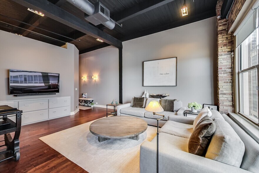 Building Photo - 540 N Lake Shore Dr