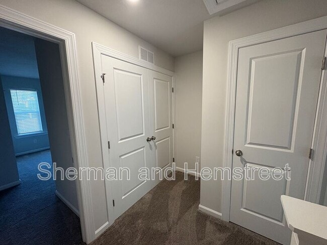 Building Photo - 655 Caroline Ct