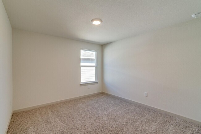 Building Photo - 200 Cupreata Ln