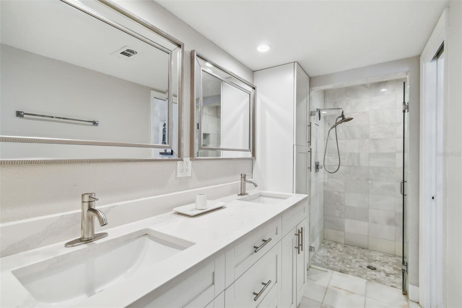 Building Photo - 4203 W Cleveland St