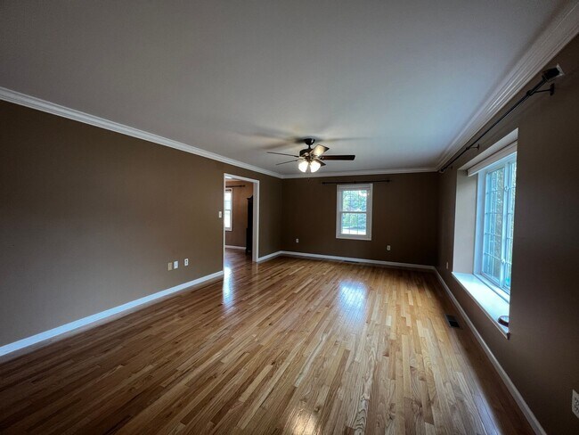 Building Photo - 75 Plymouth Cir