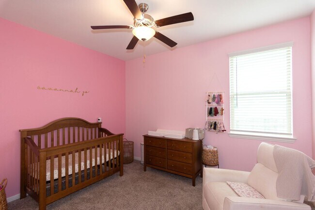 Building Photo - 501 Sixpence Ln