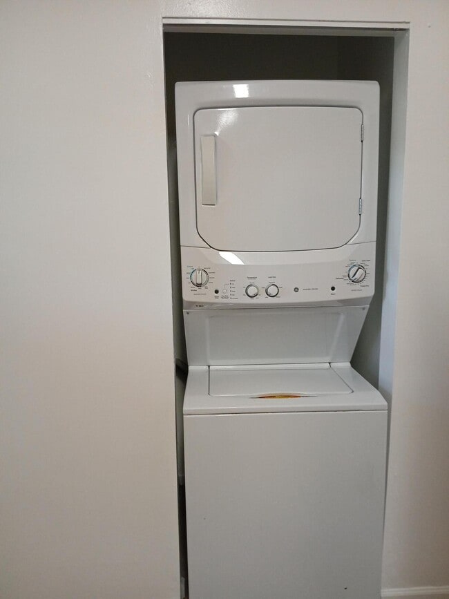 Building Photo - 8743 Sol Terrace