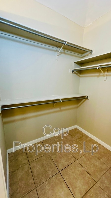 Building Photo - 6362 Parkland Oaks Dr