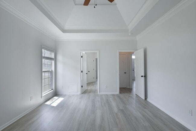 Building Photo - 100 Strathmore Ct
