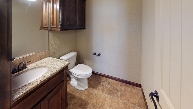 Building Photo - 328 Creekside Dr