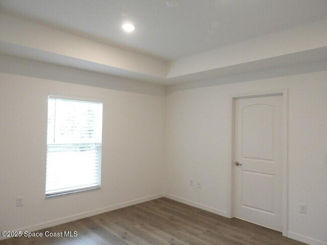 Building Photo - 1650 Wyoming Dr SE