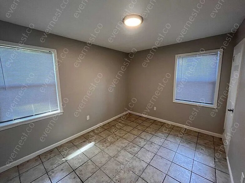 Building Photo - 3737 Bishop Ave