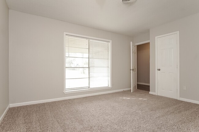 Building Photo - 2505 Texas Ave