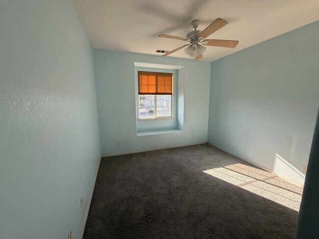 Building Photo - 5 Bedrooms 3 Baths! Resort Living at The Lakes Community in Menifee!