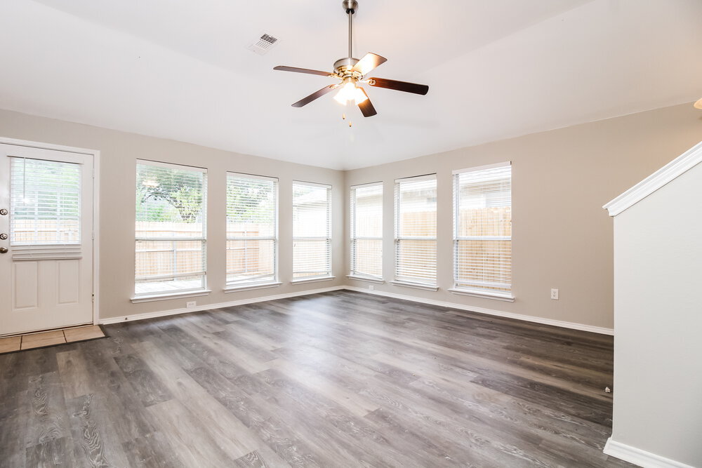 Building Photo - 809 Pace Dr