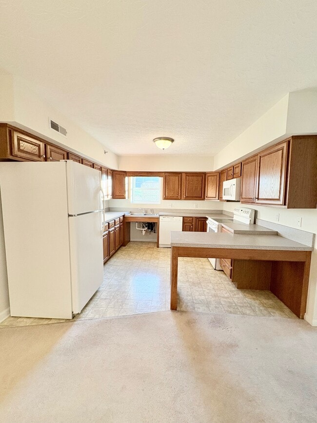 Building Photo - 19 Rose Garden Ln