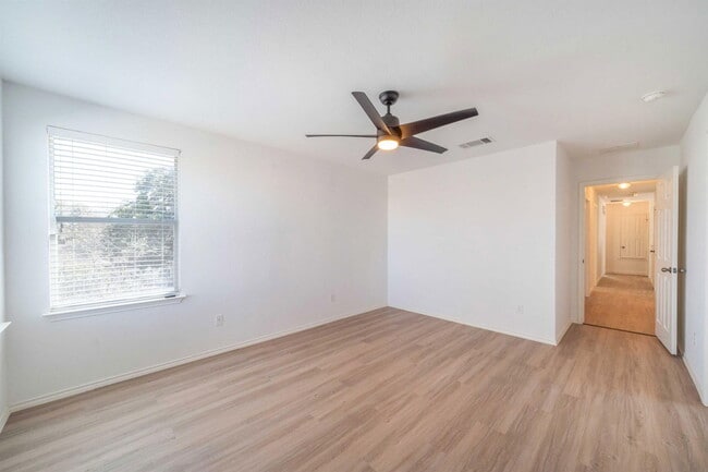 Building Photo - 1600 Big Thicket Dr