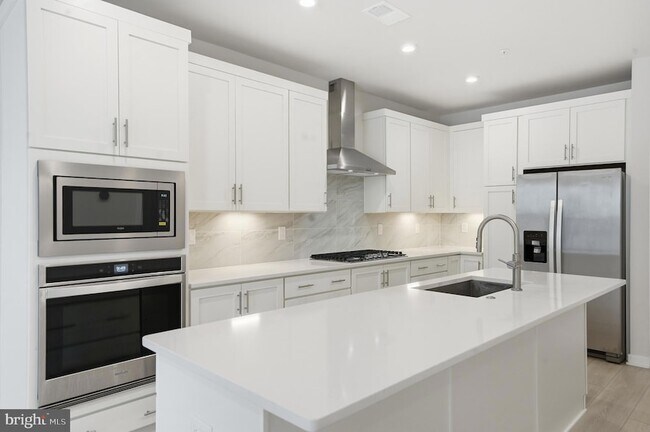 Building Photo - 7488 Backett Wood Ter